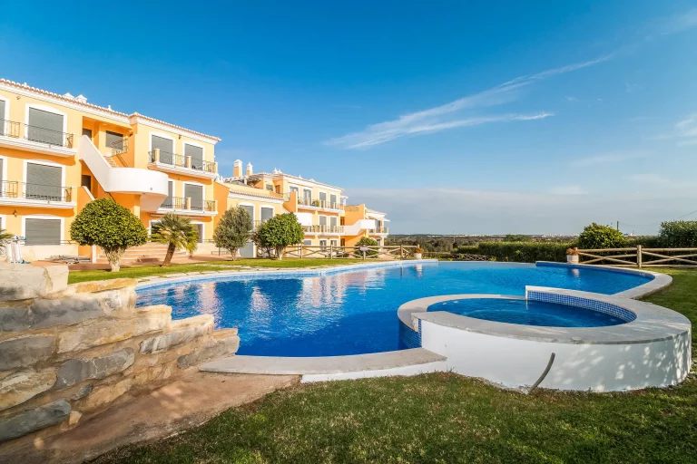 Apartamento T2 com piscina, estacionamento e arrecadação na Quinta do Paiva, Albufeira - foto 25