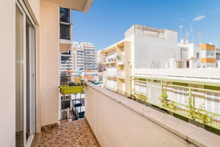 Apartamento T3 a 200 metros da praia de Armação de Pêra e a 50 metros do mercado - foto 7