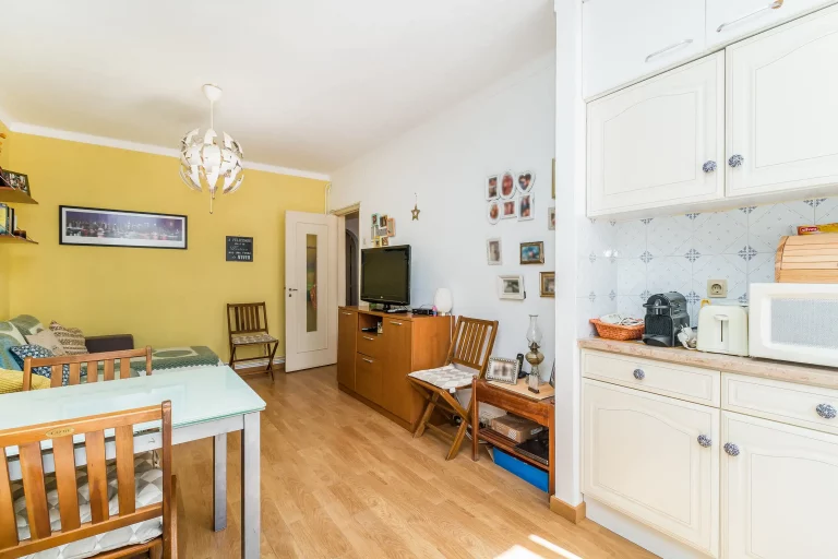 Apartamento T3 a 200 metros da praia de Armação de Pêra e a 50 metros do mercado - foto 2