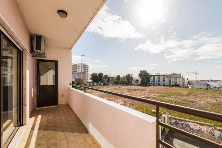 Apartamento T3 em Faro com excelentes áreas com a Ria Formosa no horizonte - foto 6