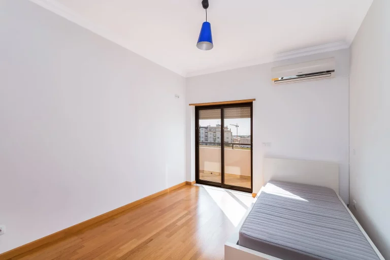 Apartamento T3 em Faro com excelentes áreas com a Ria Formosa no horizonte - foto 9