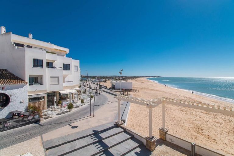 Apartamentos baratos em Armação de Pêra