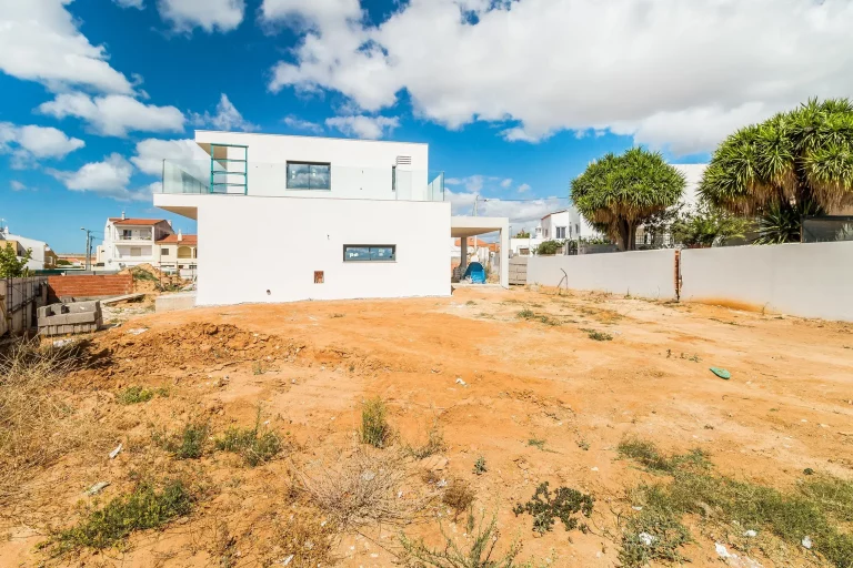 Moradia T3 em Pêra, lote com 700 m2. Em construção. - foto 9