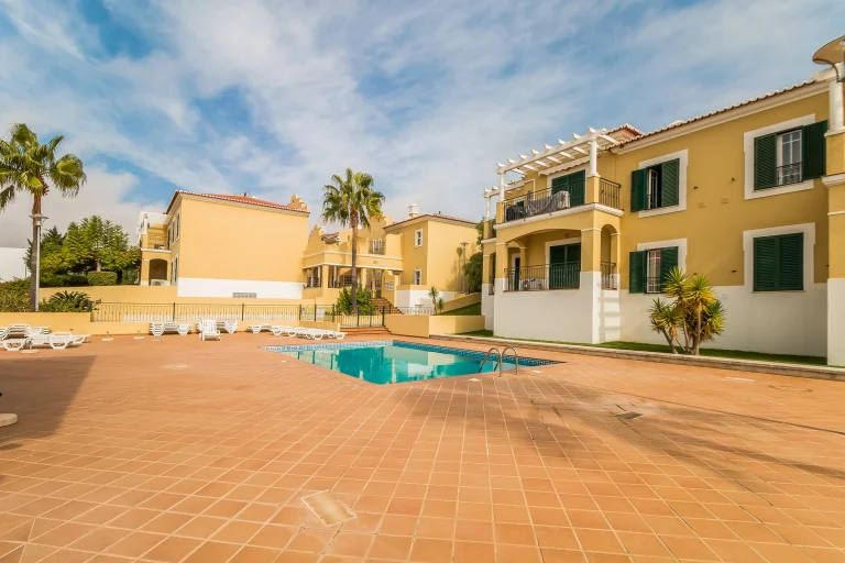 Vendido – Apartamento T1 na Senhora da Rocha em Porches