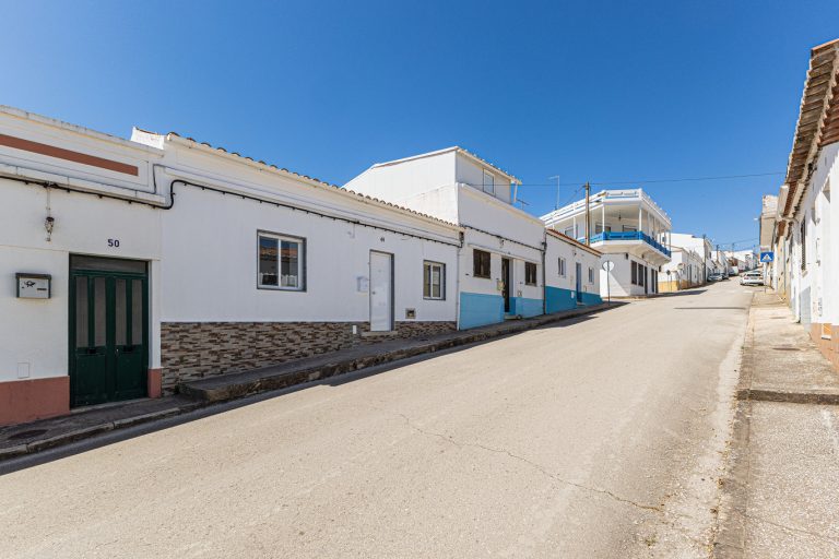 Casa de aldeia totalmente renovada em São Marcos da Serra, Algarve