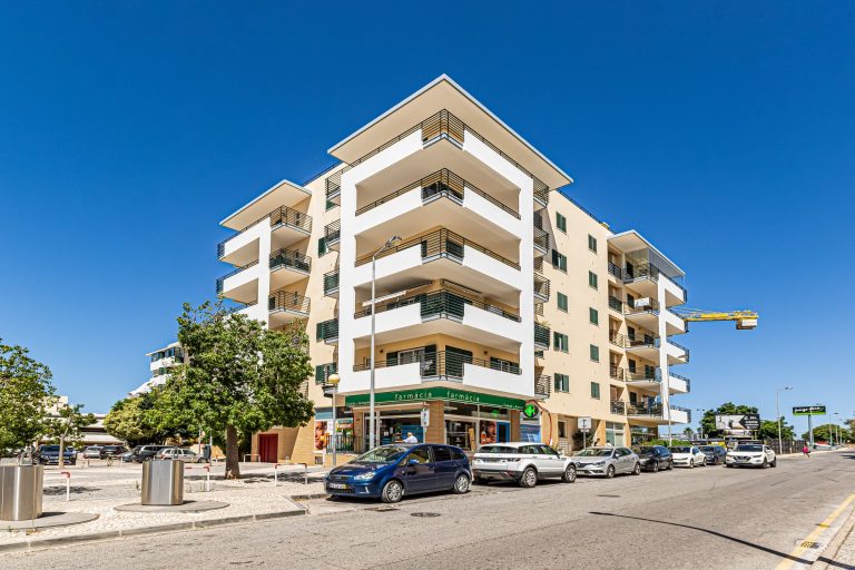 Apartamento T2 com vista mar em Armação de Pêra