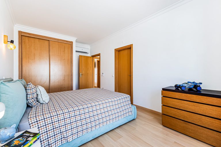 Moradia com 3 quartos com piscina – Alcantarilha - foto 9