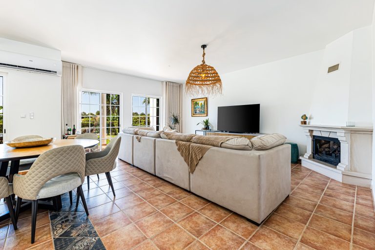 Moradia com 3 quartos com piscina – Alcantarilha - foto 2