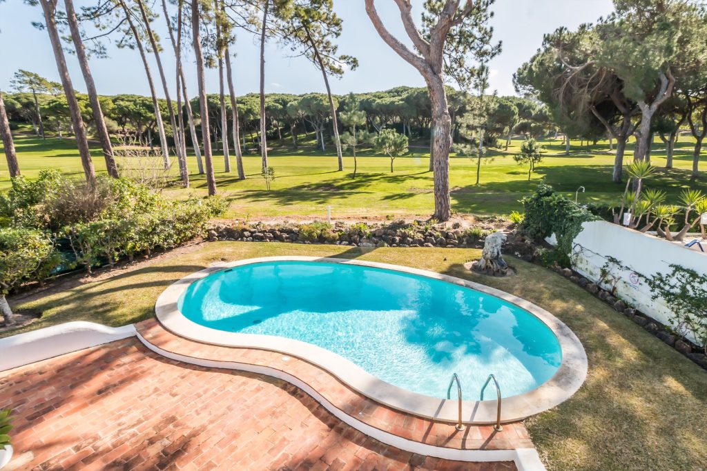 Moradia com piscina e vista sobre o campo de golfe em Vilamoura